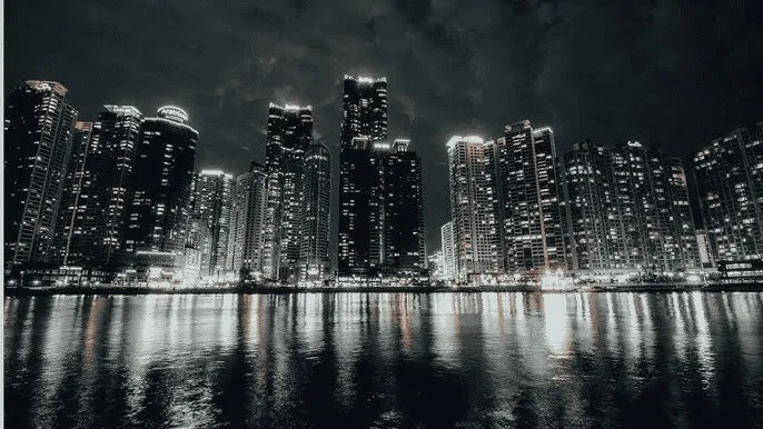 黑桃视频 - 城市之光：霓虹背后的人间烟火